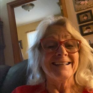 Meet your Posher, Bobbie